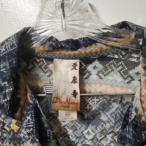 Da-Nang 100  Silk Oversized button front top Xs/S Hi-Low Hem NWOT - Picture 2 of 5